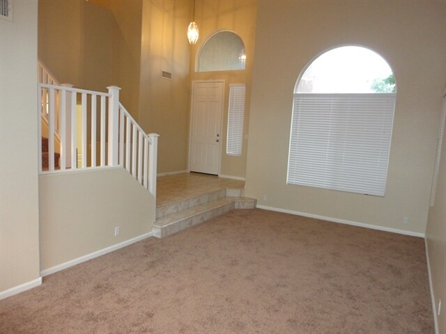 Building Photo - 357 W Chicago St