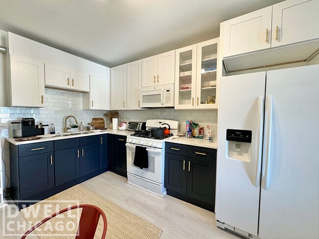Foto del edificio - 2943 N Fairfield Ave