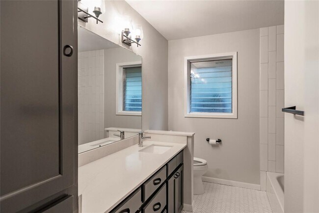 Foto del edificio - 6417 Lindyann Ln