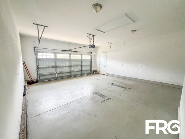 Foto del edificio - 313 N Landing Dr