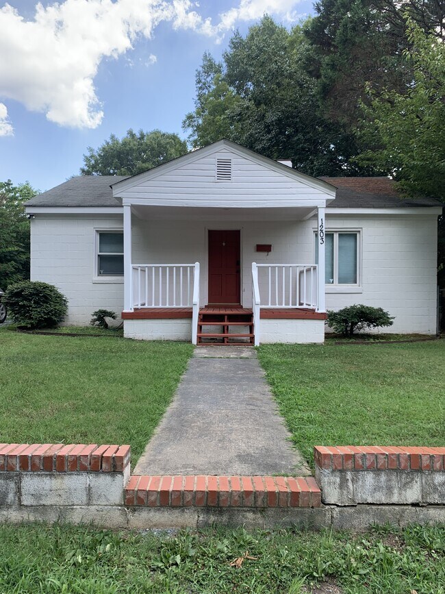 Building Photo - 1203 W Crowell St