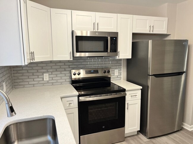 Building Photo - 1542 S 27th St