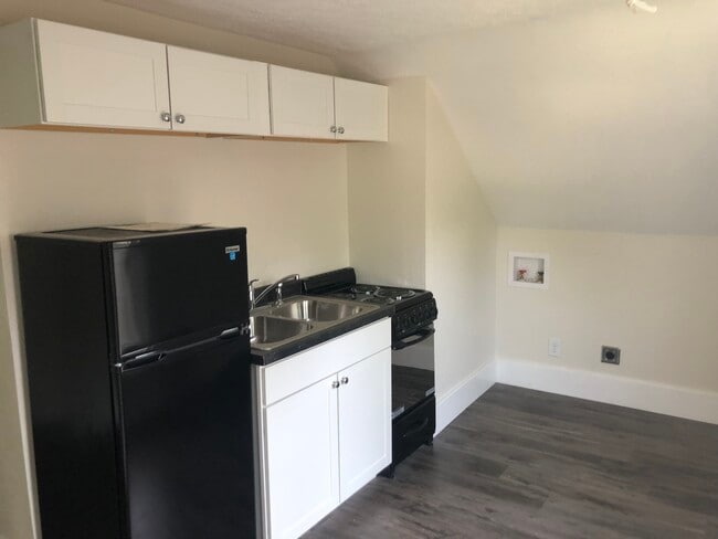 Building Photo - 610 S Washington St