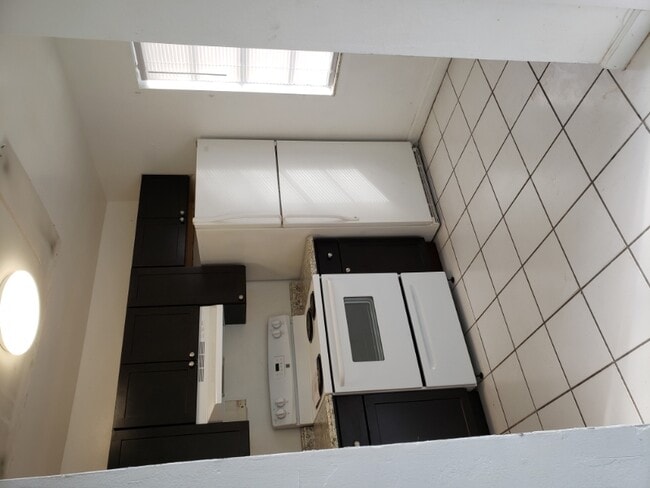 Photo - 15633 Avalon Ave Apartment