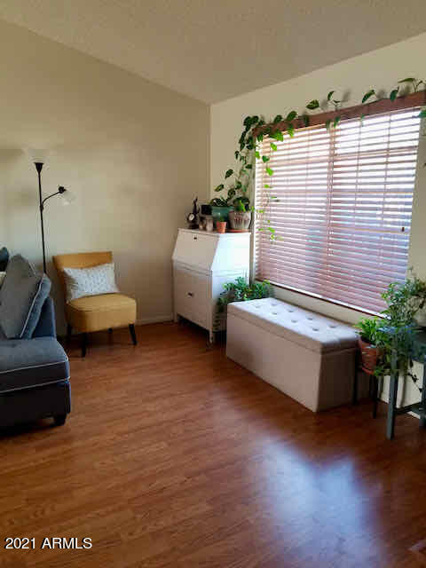 Foto del edificio - 7 N Fir St