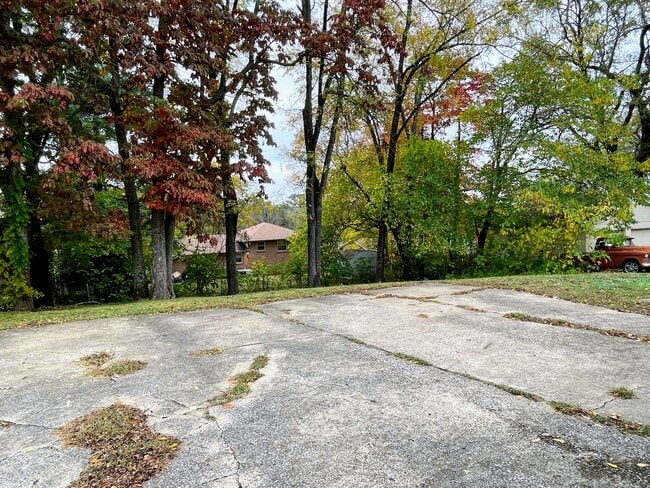 Building Photo - 2804 Broadview Dr NW