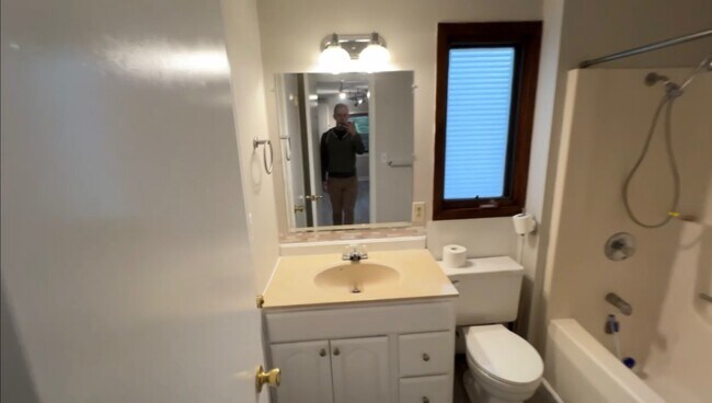 Foto del edificio - 1914 S Mound Ave