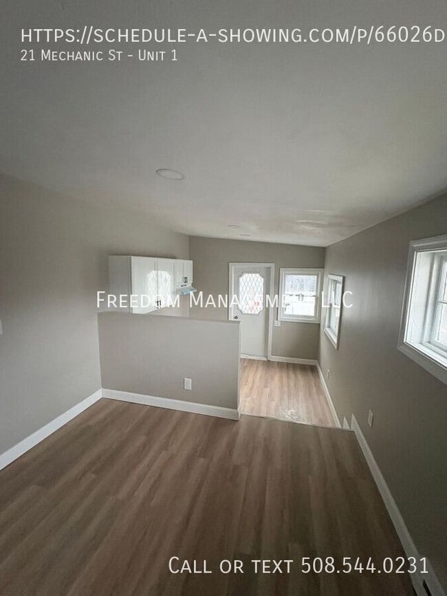 Building Photo - 21 Mechanics St