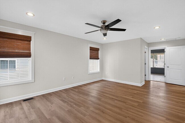 Foto del edificio - 9609-9619 19th Bay St