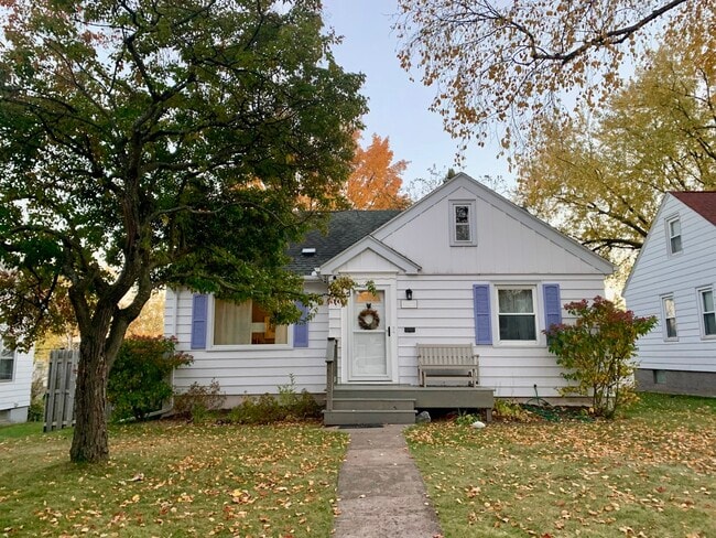 Building Photo - 4112 Gladstone St