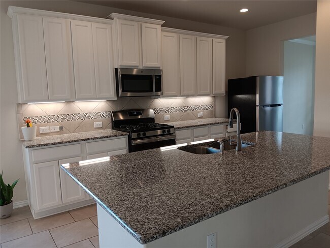 Building Photo - 24722 Lake Basin Ct