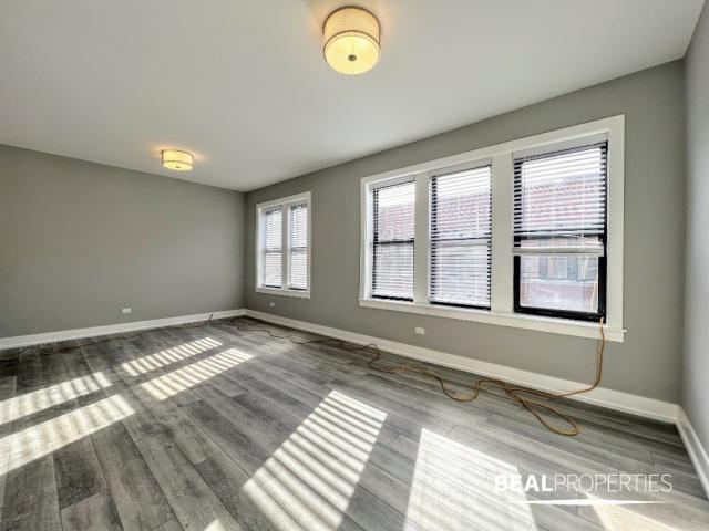 Foto principal - 2 bedroom in CHICAGO IL 60613