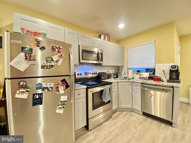 Building Photo - 2214 N Camac St