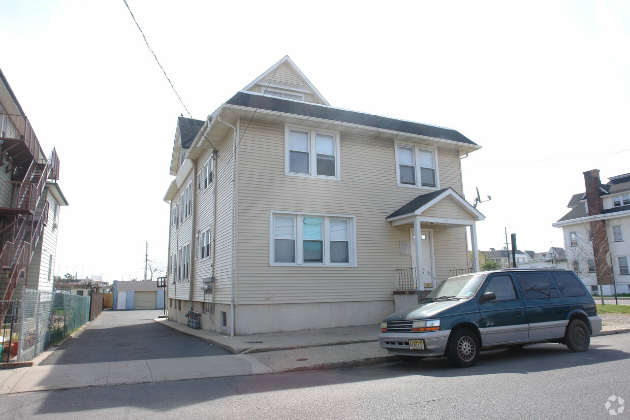 Foto principal - 61 2nd Ave