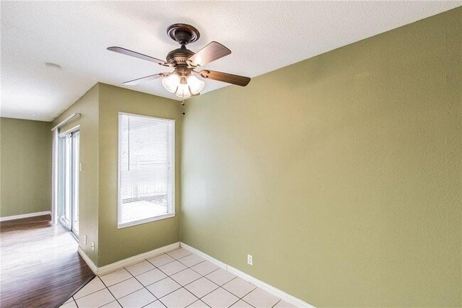 Building Photo - 2600 Penny Ln