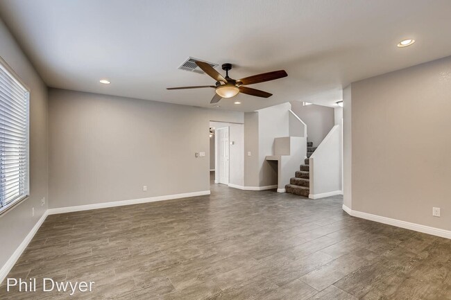 Building Photo - 4 br, 2.5 bath House - 9536 Hershey Ln