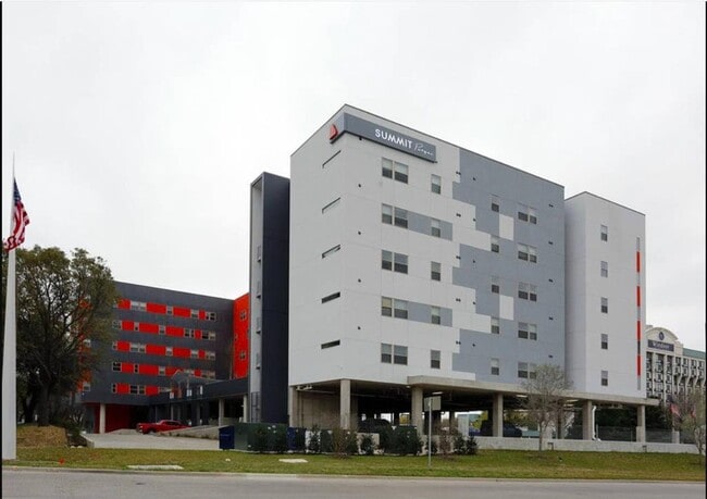 Foto del edificio - 12777 Merit Dr