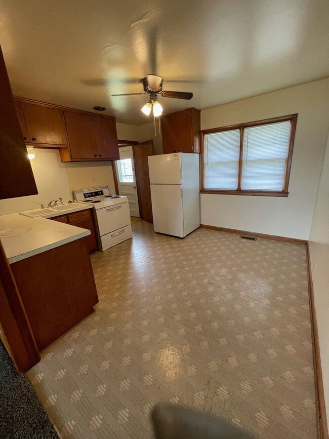 Building Photo - 1201-1203 Eisenhower