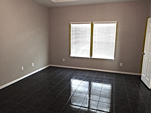 Building Photo - 4010 Mt Everest Way