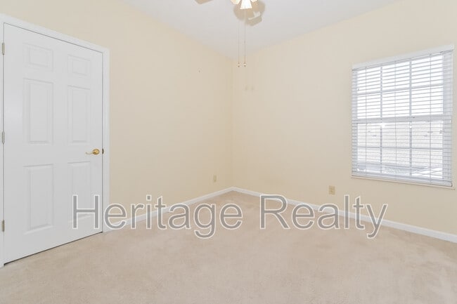 Building Photo - 2419 Glen Meadow Rd