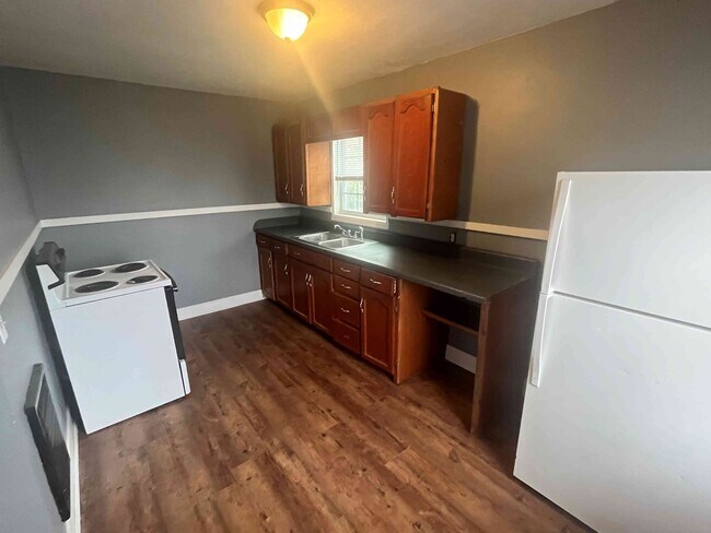 Foto del edificio - 817 Moulton St E