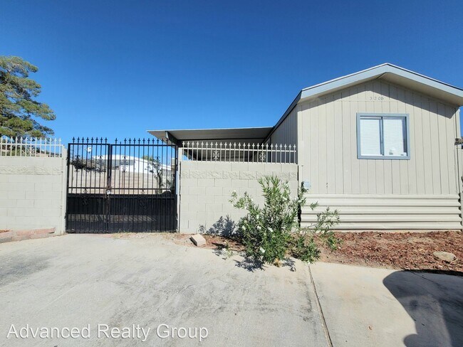 Foto del edificio - 2 br, 2 bath House - 3208 E Carey Avenue