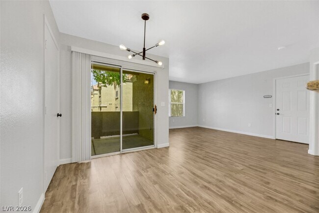Foto del edificio - 2300 E Silverado Ranch Blvd