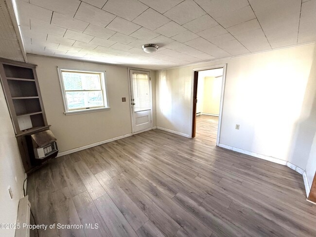 Building Photo - 647 Laurel St