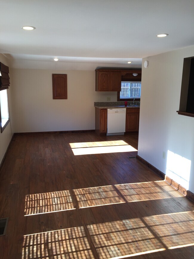 Foto del edificio - 222 E Hamilton St