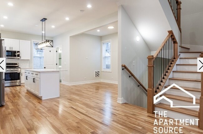 Photo - 858 N Paulina St Apartment