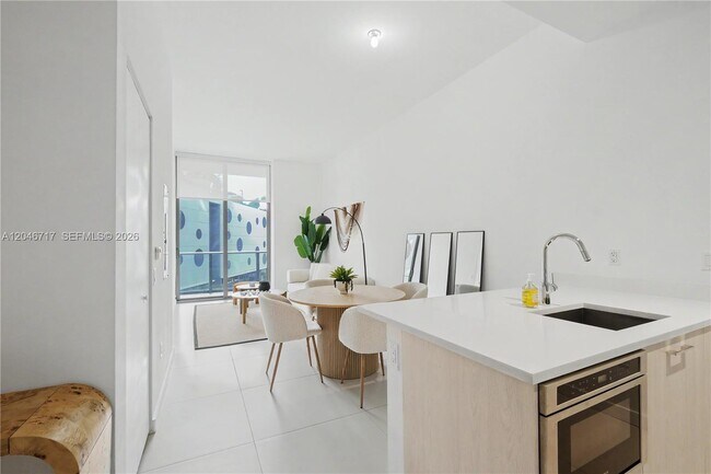 Foto del edificio - 501 NE 31st St