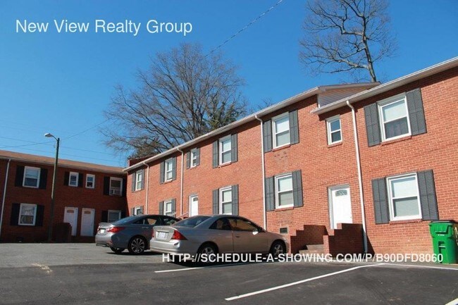 Foto del edificio - 1701 Remount Rd