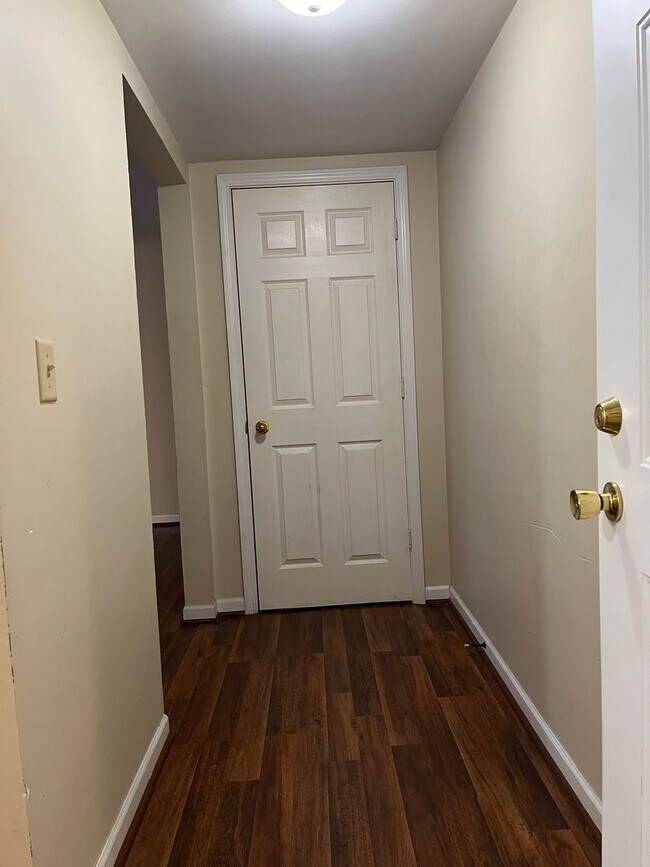 Foto del edificio - Spacious 2 Bedroom, 1.5 Bath