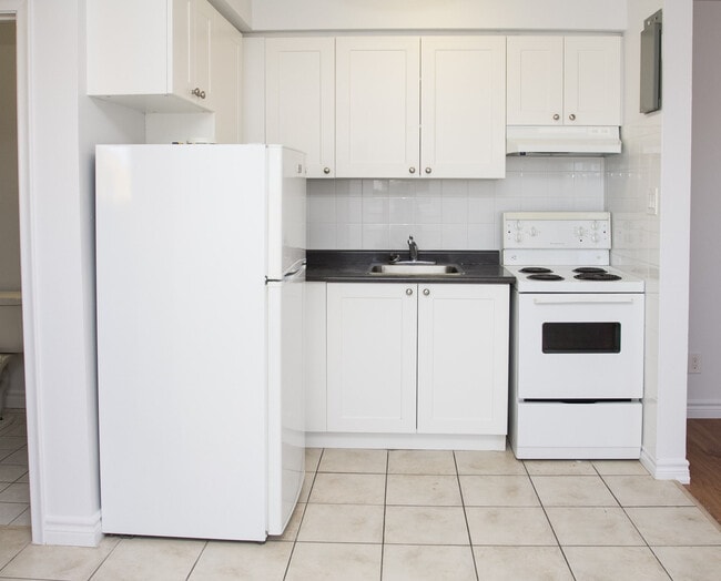 Building Photo - Fairway Apartments