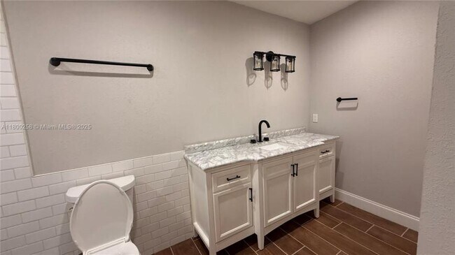 Building Photo - 3 bedroom in Miami FL 33127