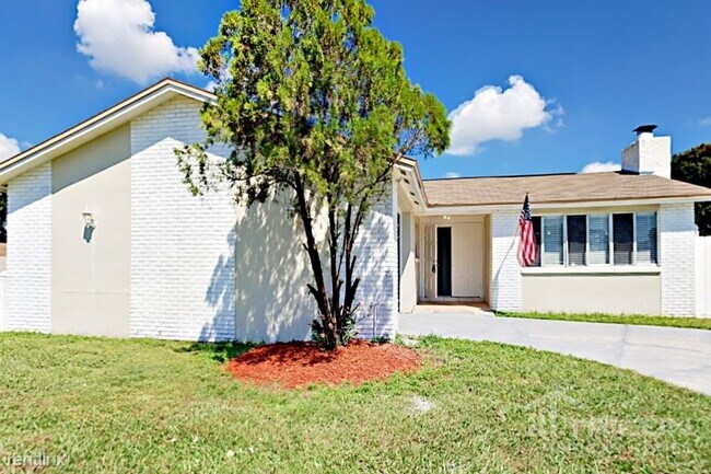 Building Photo - 8235 Donaldson Dr