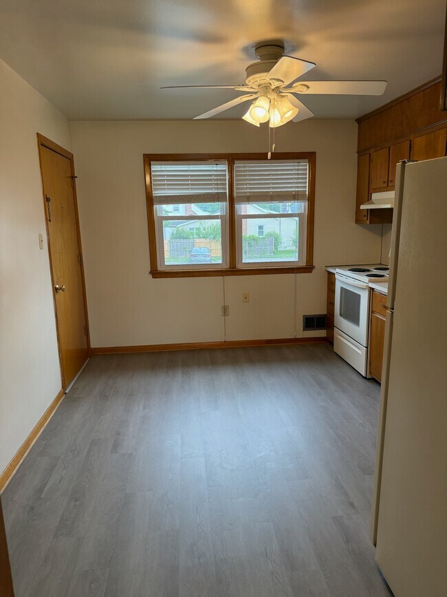 Foto del edificio - 338 S Jefferson St