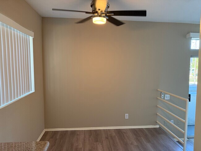 Espacio de comedor - 4820 Coldwater Canyon Ave