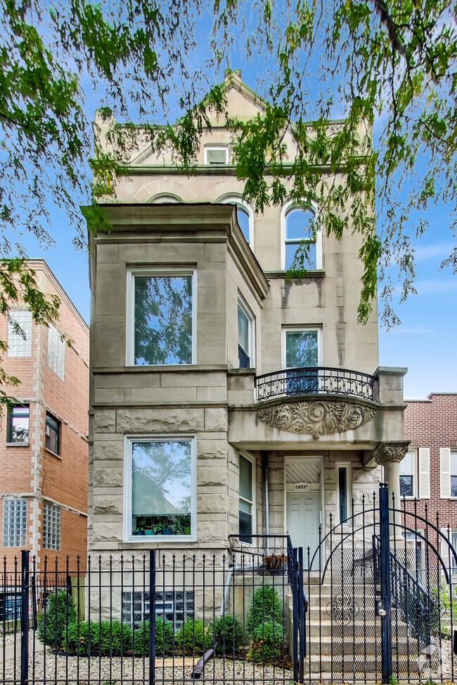 Building Photo - 1451 N Maplewood Ave