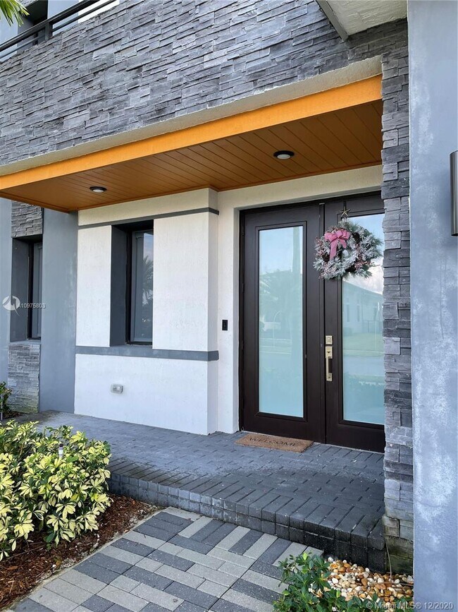 Foto del edificio - 10750 Shore St