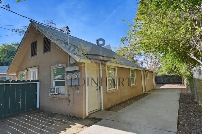 Foto del edificio - 3643 E Dwight Way