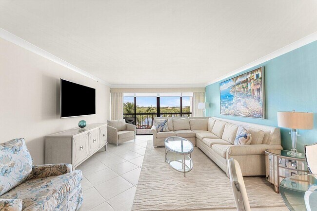 Building Photo - 4740 S Ocean Blvd