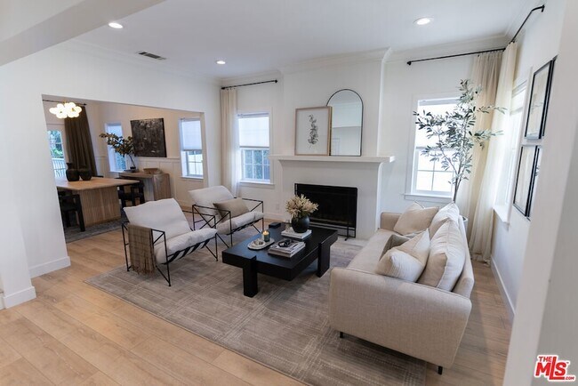 Foto del edificio - 4749 Norwich Ave