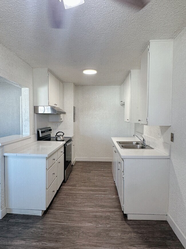 Cocina - 7862 2nd St