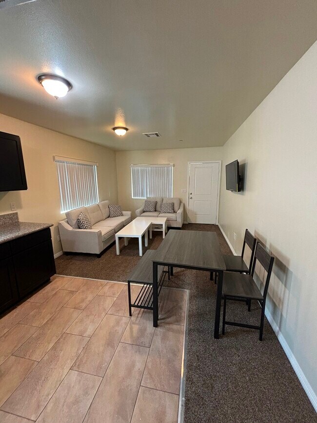 Foto del edificio - 239 E 104th St