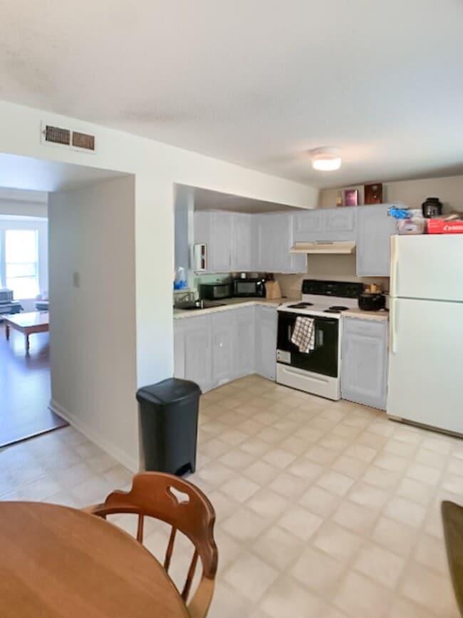 Building Photo - 4210 Sterlingworth Dr