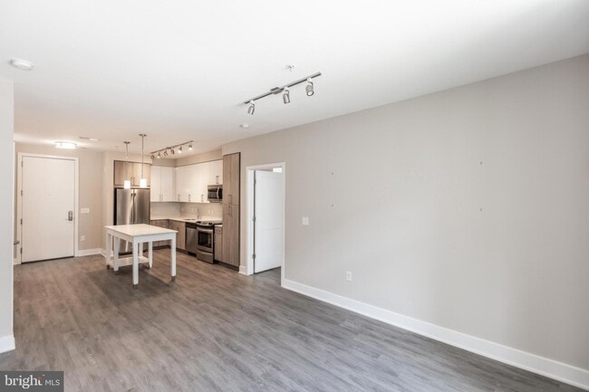 Building Photo - 145 Riverhaven Dr