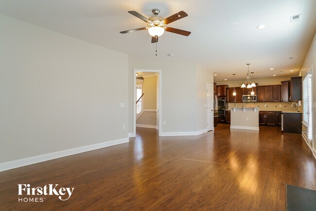 Foto del edificio - 5708 Garnet Meadow Rd