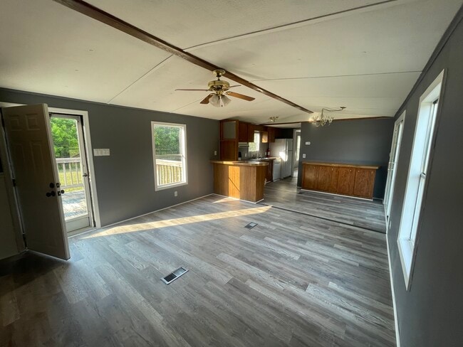 Building Photo - 122 Autumn Ln