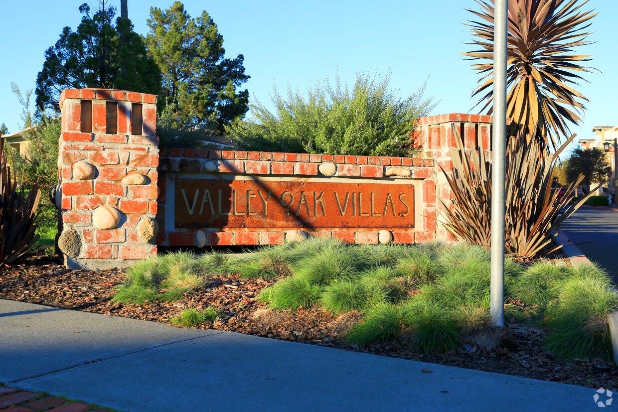 Valley Oak Villas Apartments in Napa, CA